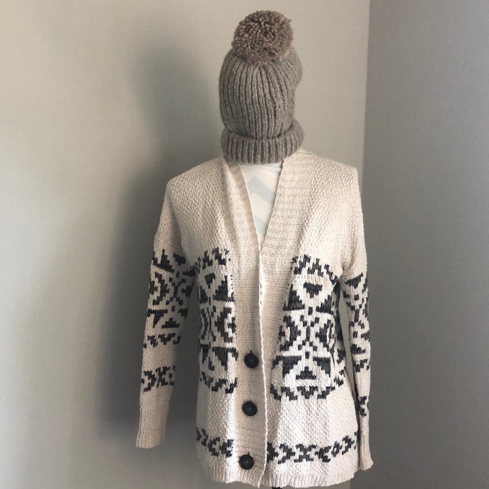 A & F knitted cardigan